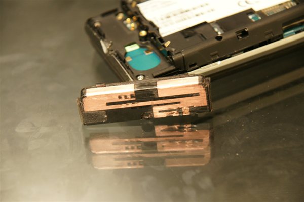 Antenna Module on Sony Xperia X1 exposed