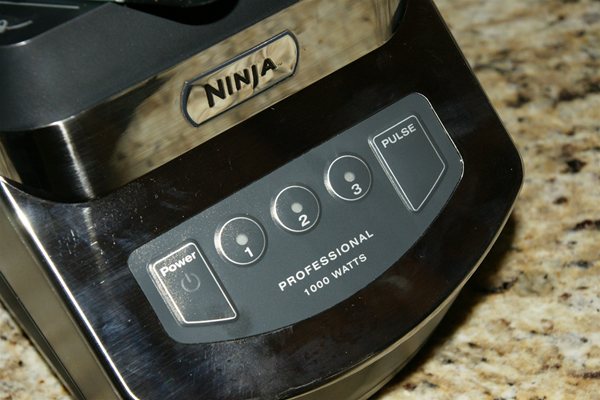 Ninja 1000 watt blender controls